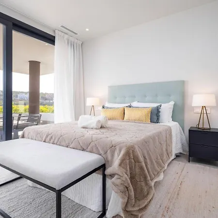 Modern With Golf View Apartamento