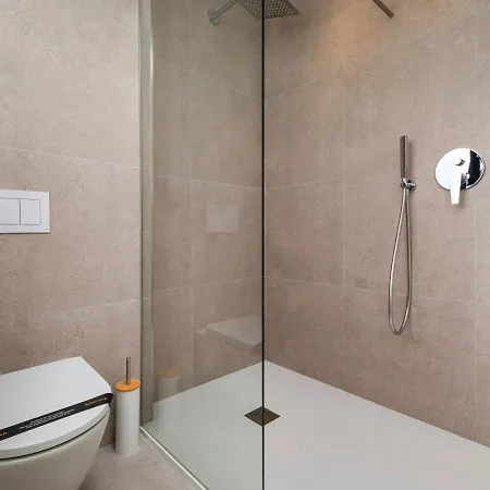 Modern With Golf View Lejlighed