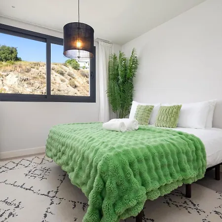 Modern With Golf View Apartamento Estepona