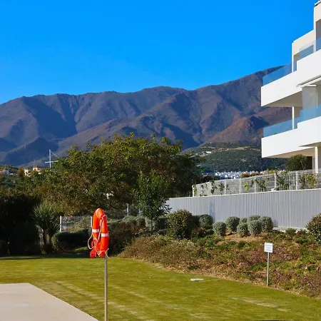 Modern With Golf View Lejlighed